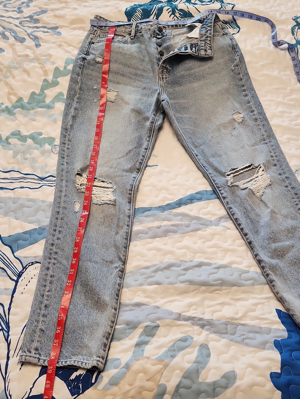 Light Blue Distressed Boyfriend Jeans — Casual Relaxed Fit